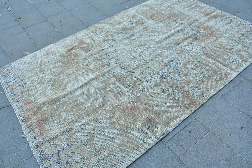 Vintage Turkish Accent Area rug 4.9 x 7.9 ft