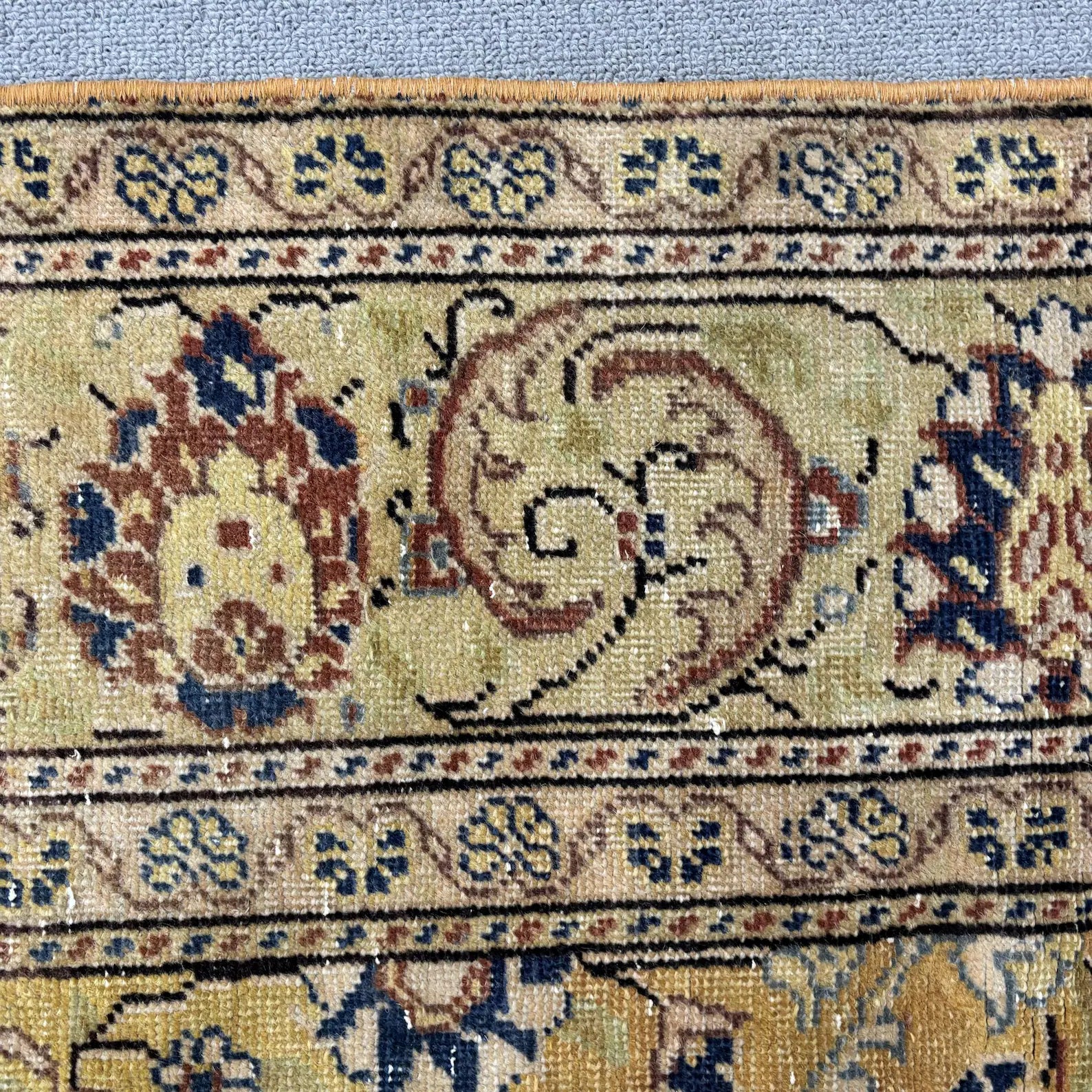 XL Vintage Persian Accent Area Rug 6.3 x 10 ft