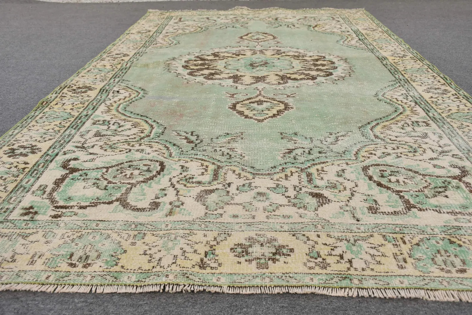 Vintage Turkish Accent Area rug 5.2 x 9.4 ft