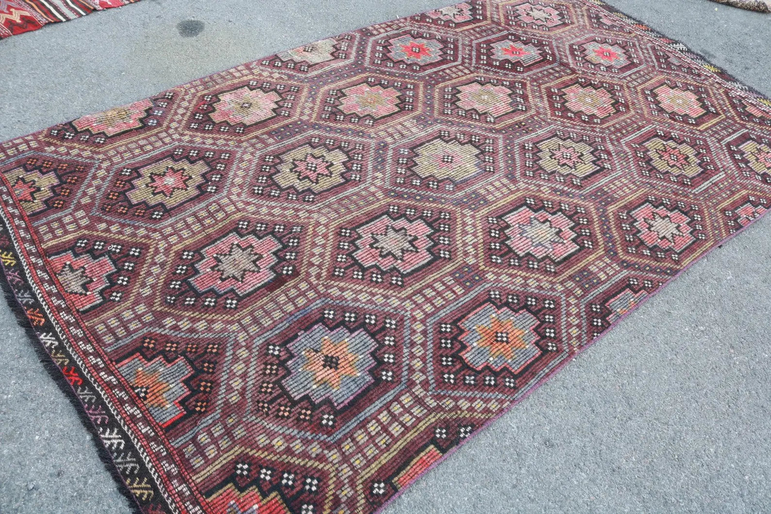 XL Vintage Turkish Accent Area Rug 5.2 x 9.4 ft