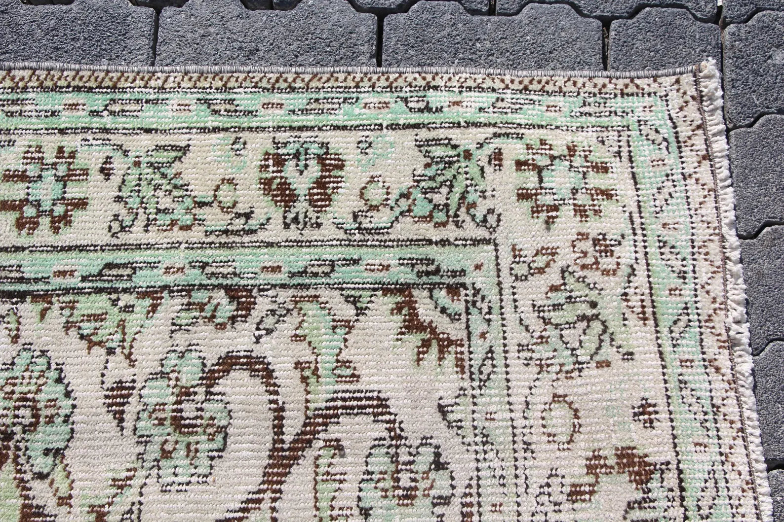 Vintage Turkish Accent Area rug 5.1 x 8.2 ft