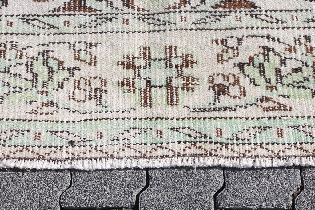 Vintage Turkish Accent Area rug 5.1 x 8.2 ft