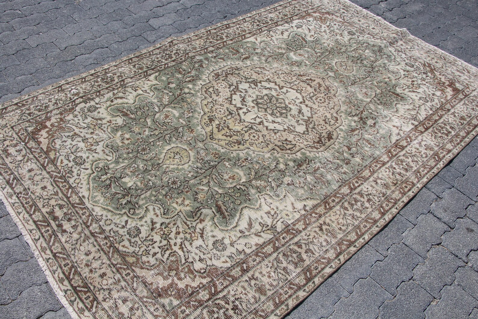 Vintage Turkish Accent Area rug 4.9 x 8 ft