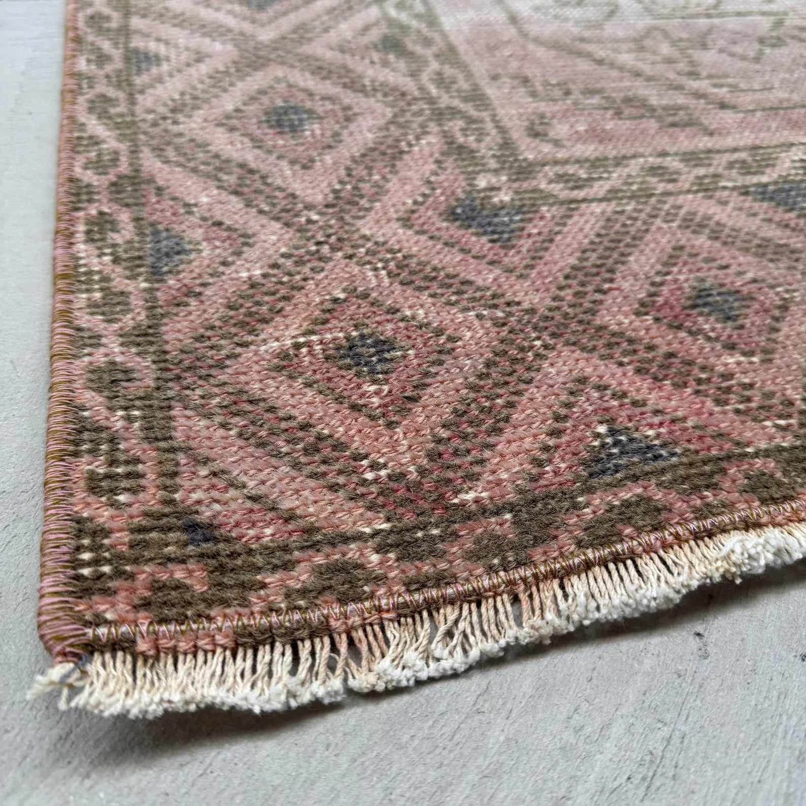 Vintage Turkish Accent Area rug 3.6 x 5.8 ft