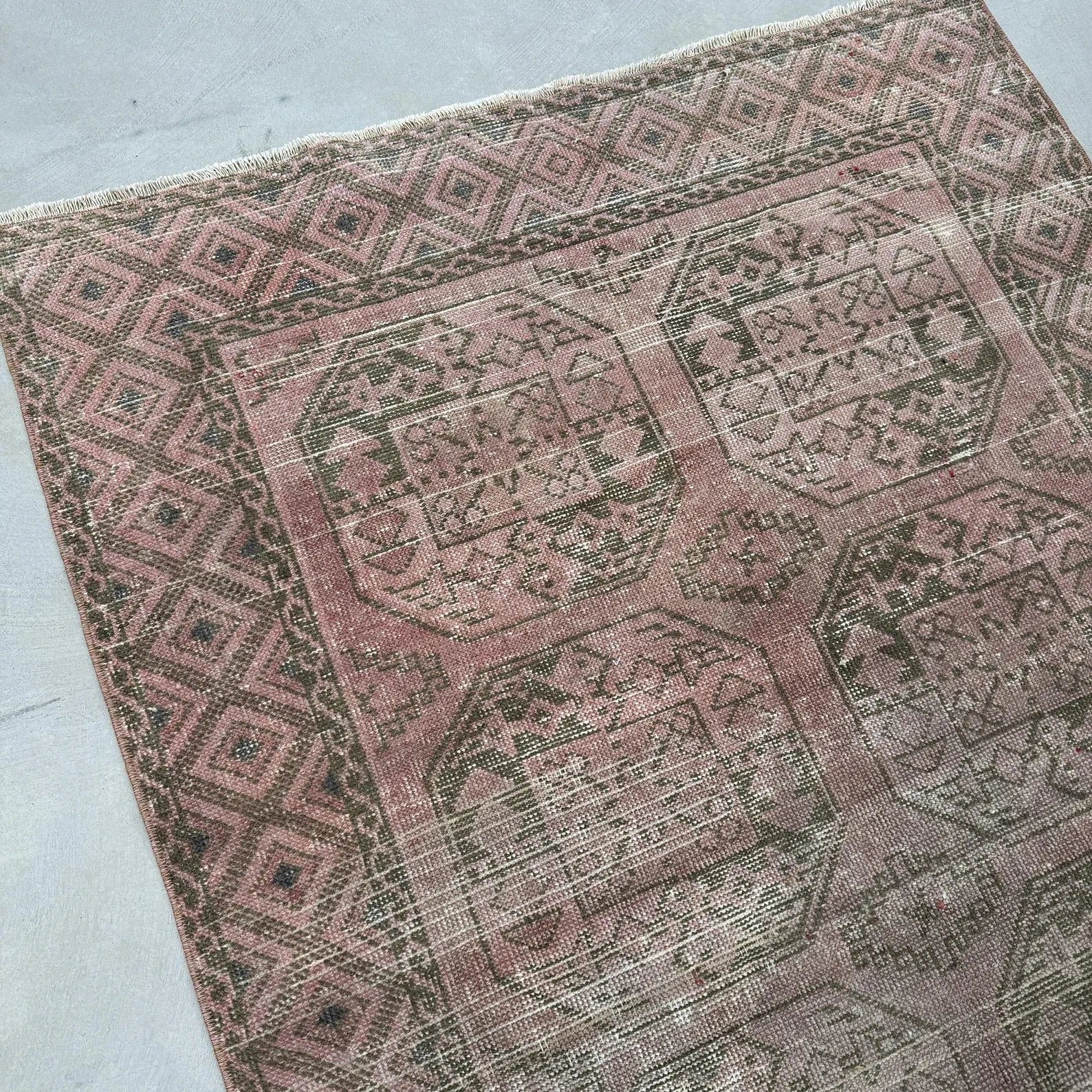 Vintage Turkish Accent Area rug 3.6 x 5.8 ft