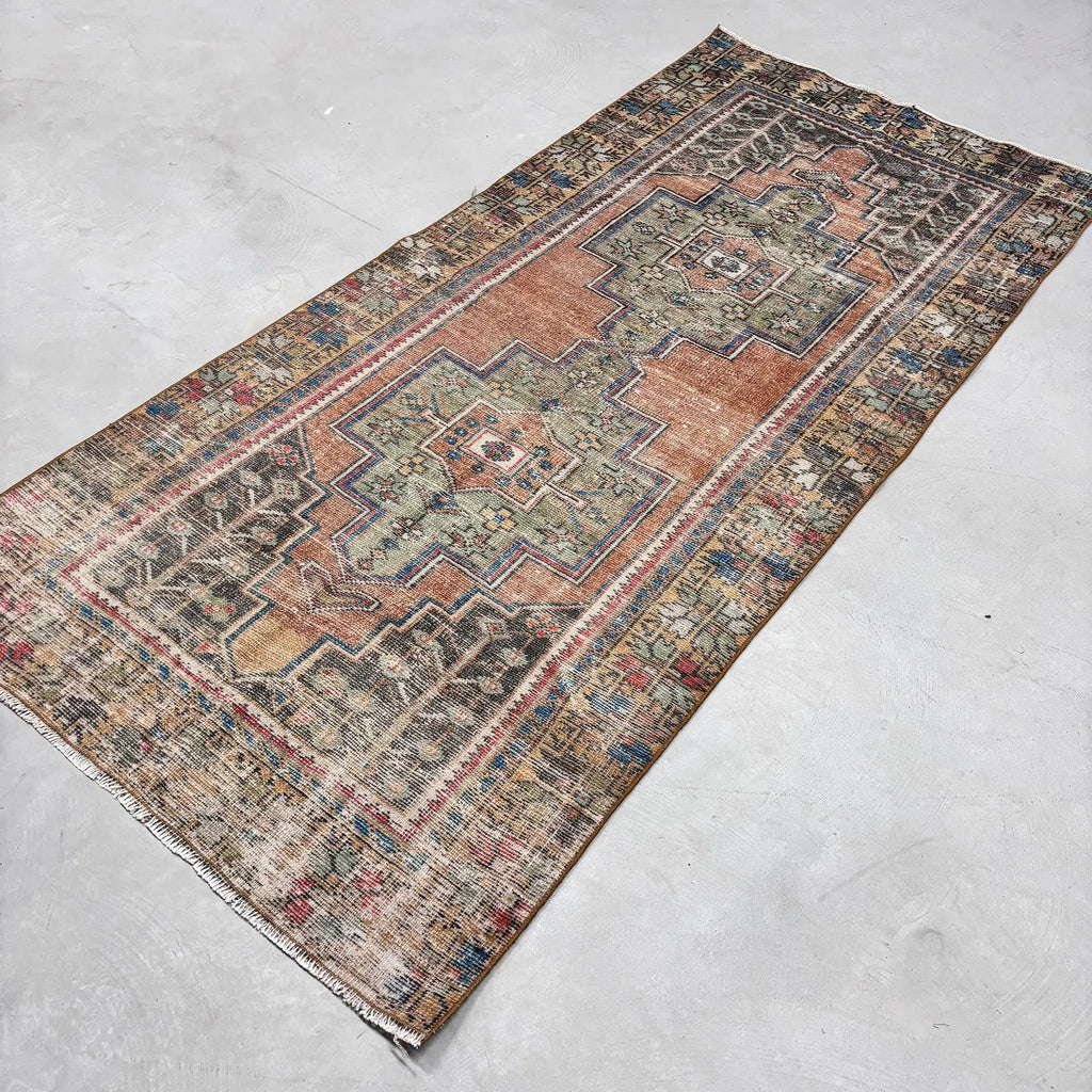 Vintage Turkish Accent Area rug 3.8 x 7.6 ft