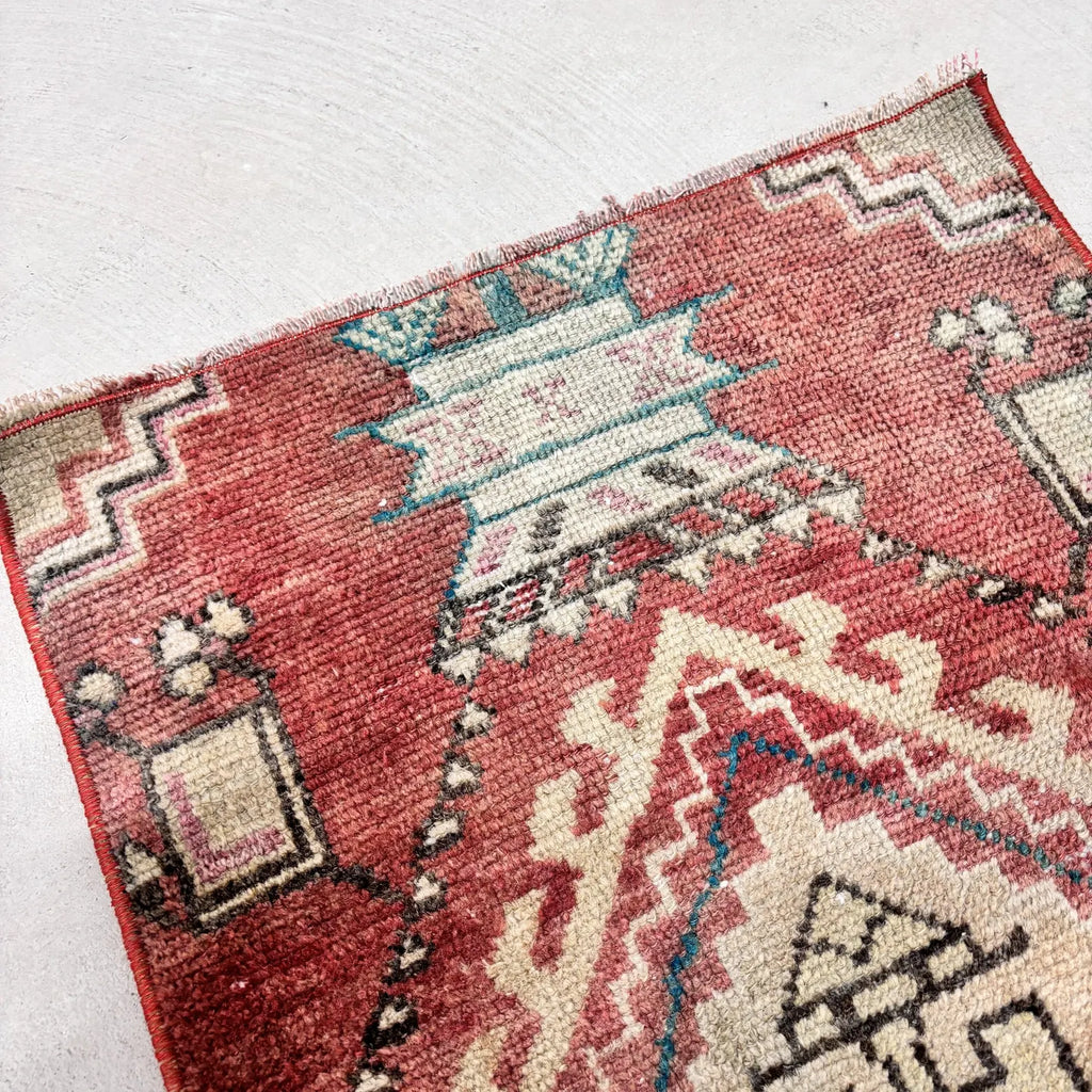 Vintage Turkish Mini Rug 1.5 x 2.7 ft