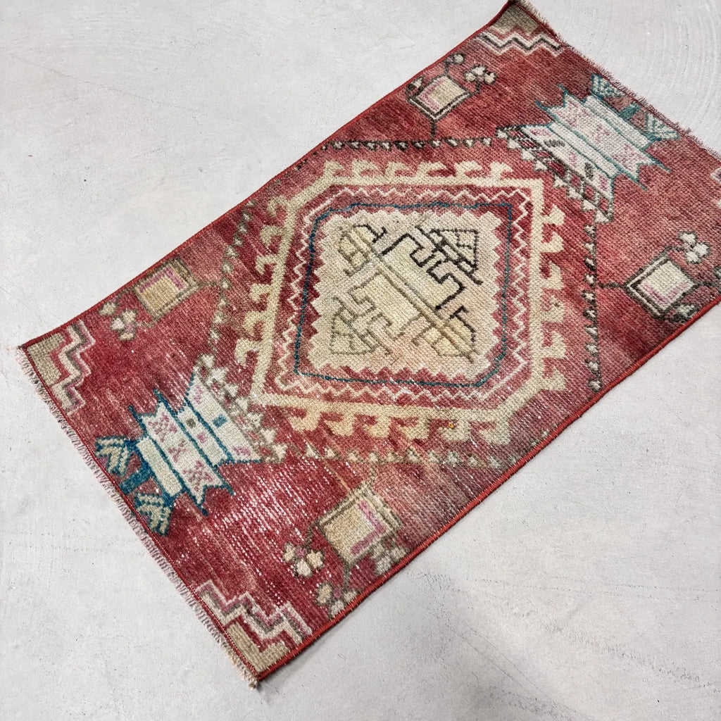 Vintage Turkish Mini Rug 1.5 x 2.7 ft