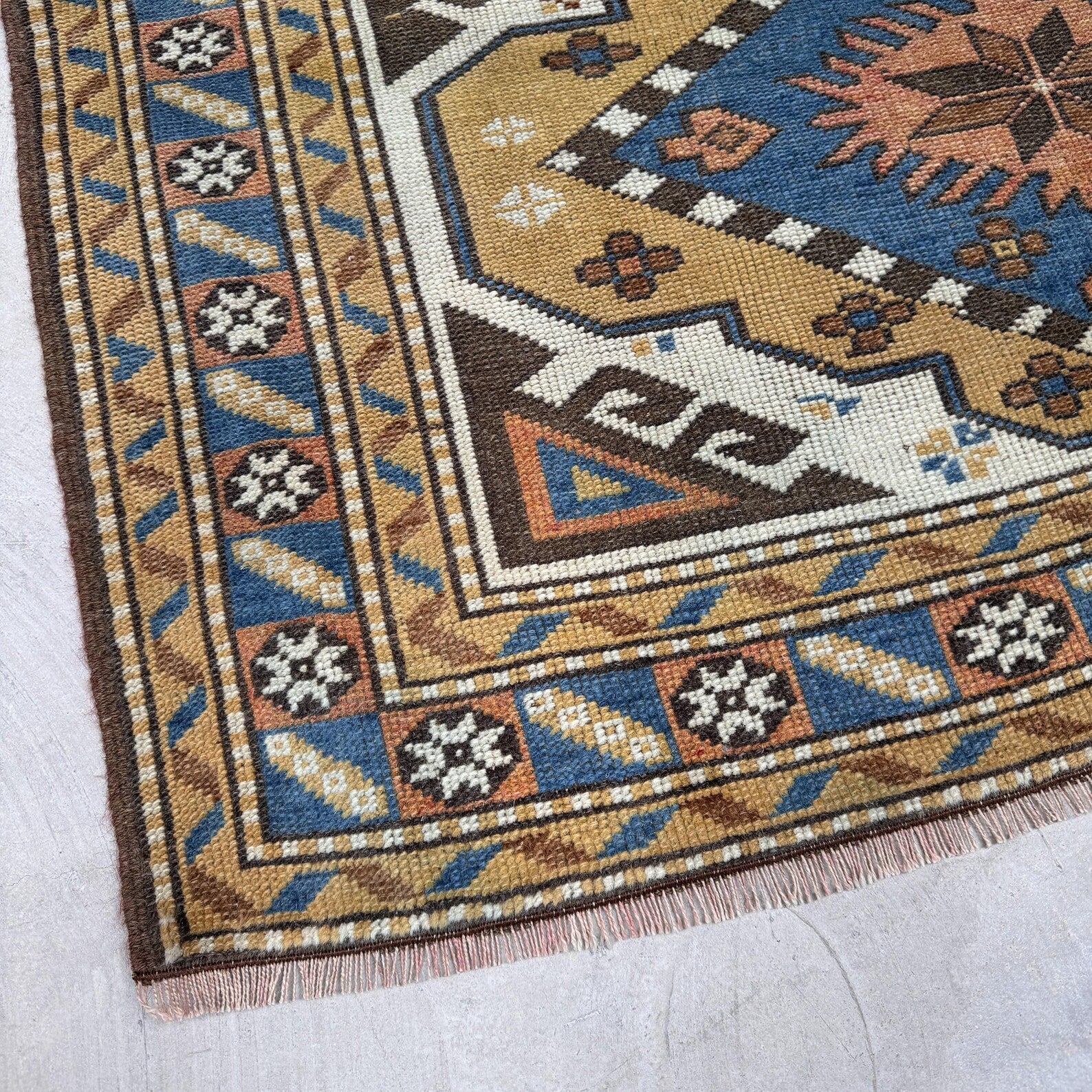 Vintage Turkish Accent Area rug 3.6 x 5.2 ft
