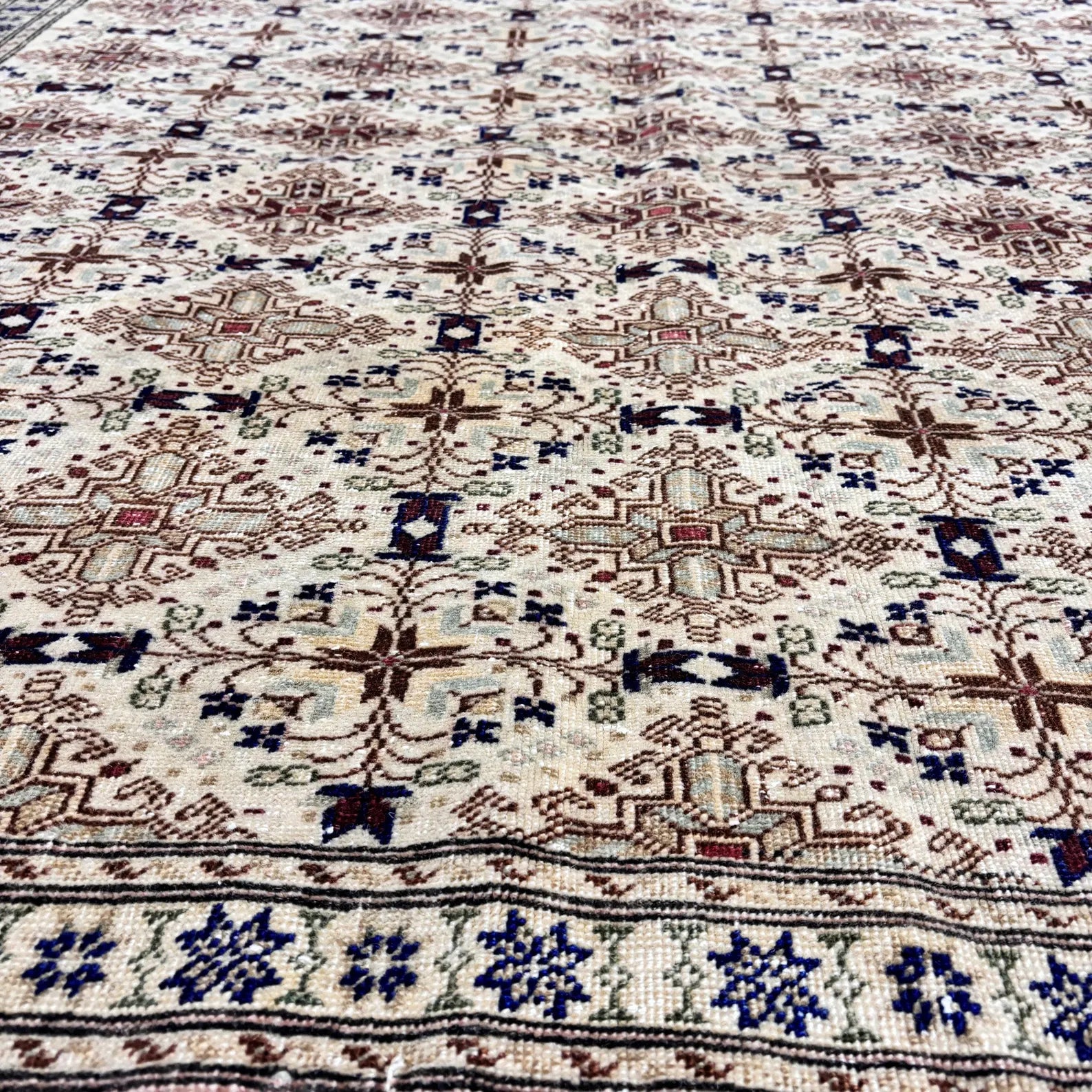 XL Vintage Turkish Accent Area Rug 6.5 x 9.2 ft