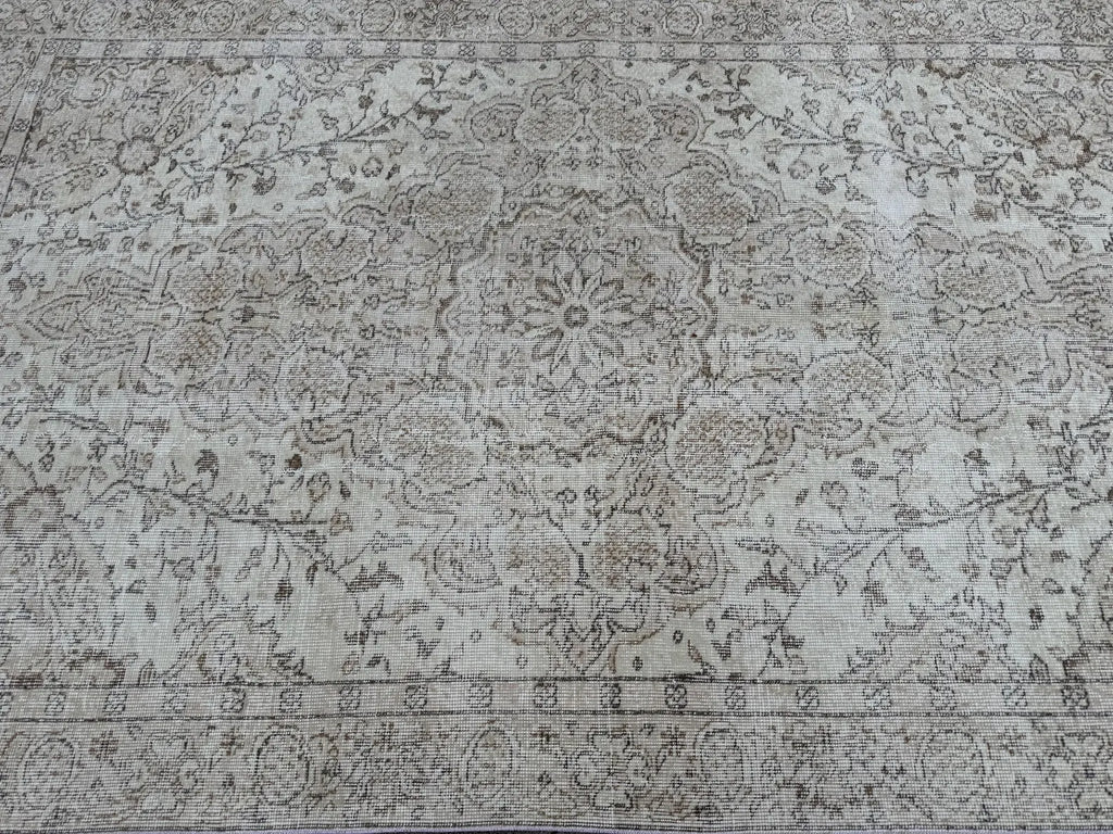 Vintage Turkish Accent Area rug 5.2 x 8.6 ft