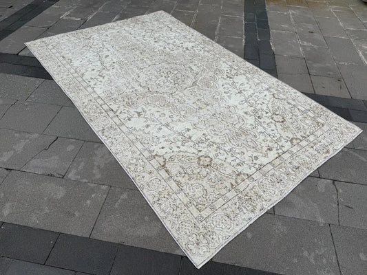 Vintage Turkish Accent Area rug 5.2 x 8.6 ft