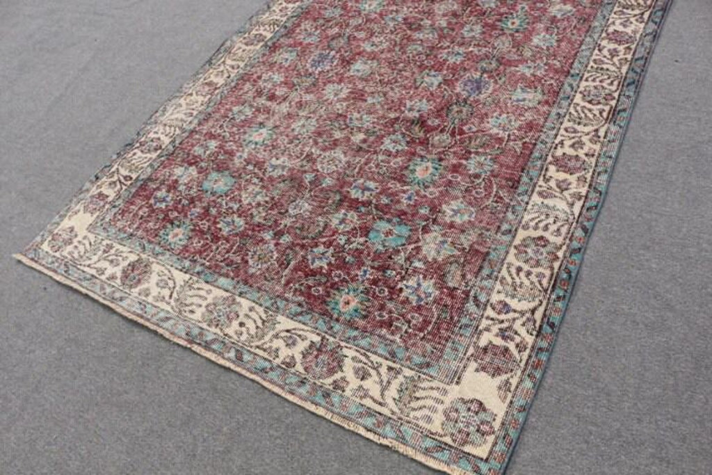 XL Vintage Turkish Accent Area Rug 5.3 x 8.6 ft