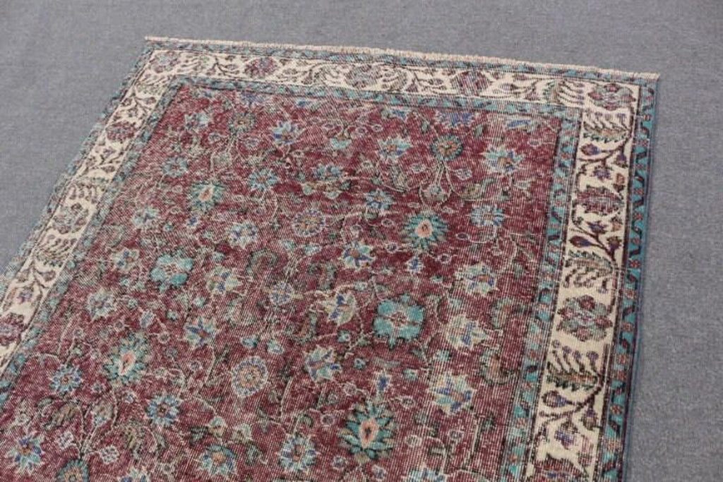 XL Vintage Turkish Accent Area Rug 5.3 x 8.6 ft