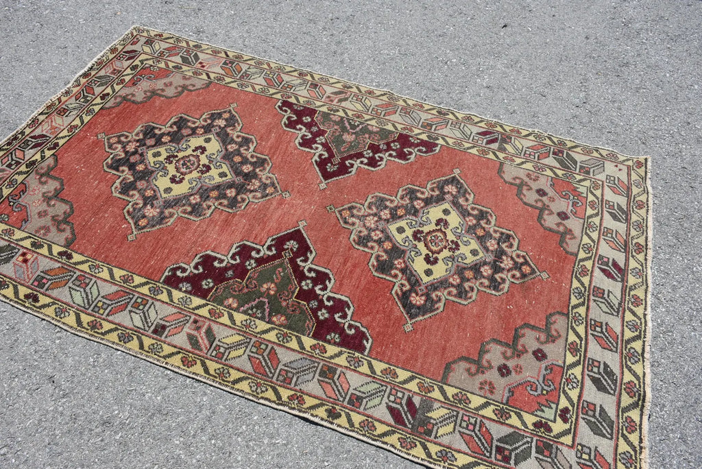 Vintage Turkish Accent Area rug 3.9 x 6.5 ft