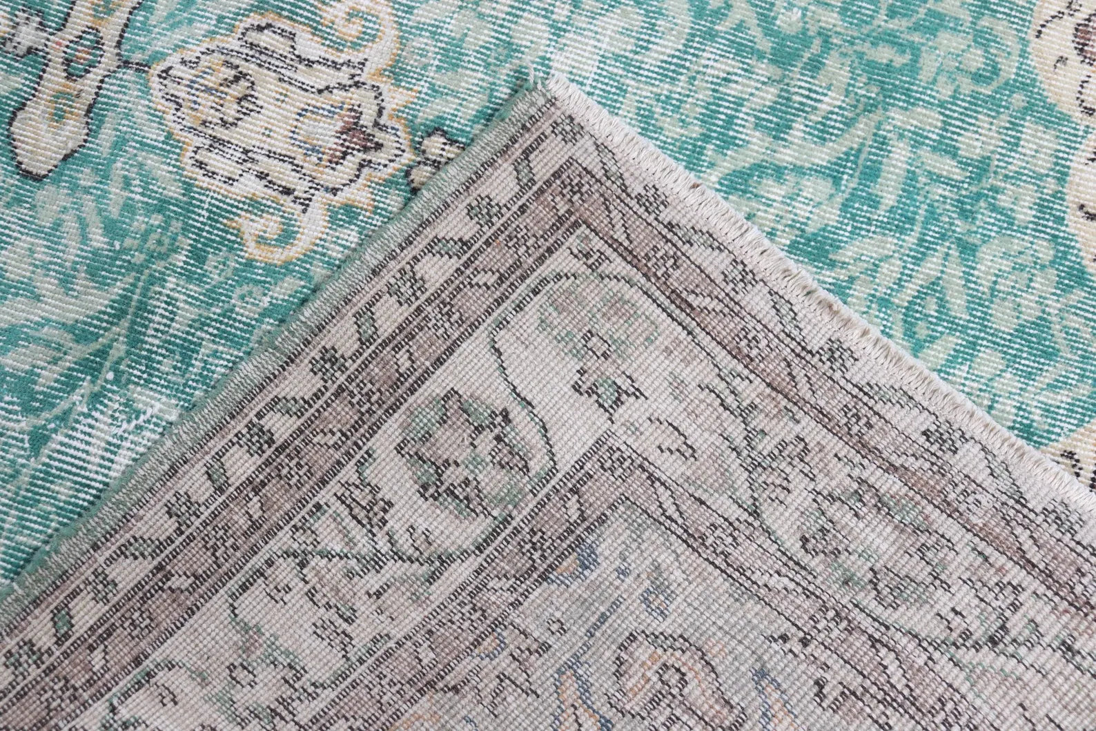 XL Vintage Turkish Accent Area Rug 5.4 x 9 ft