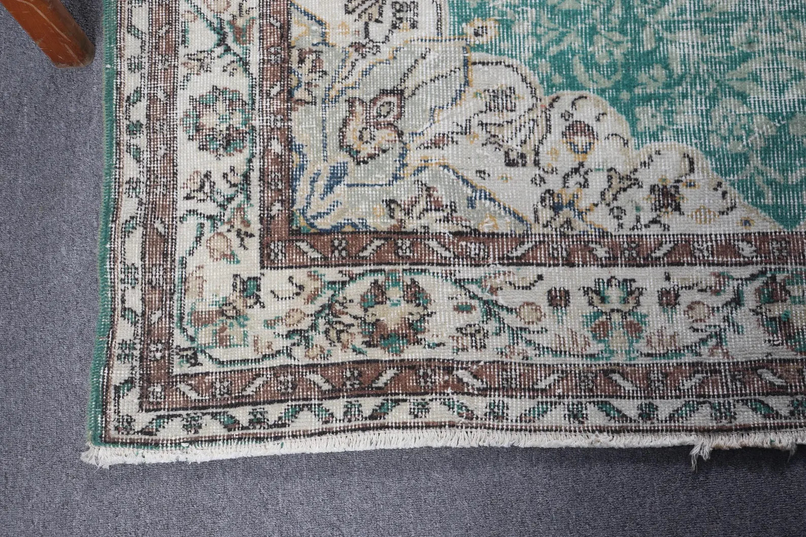 XL Vintage Turkish Accent Area Rug 5.4 x 9 ft