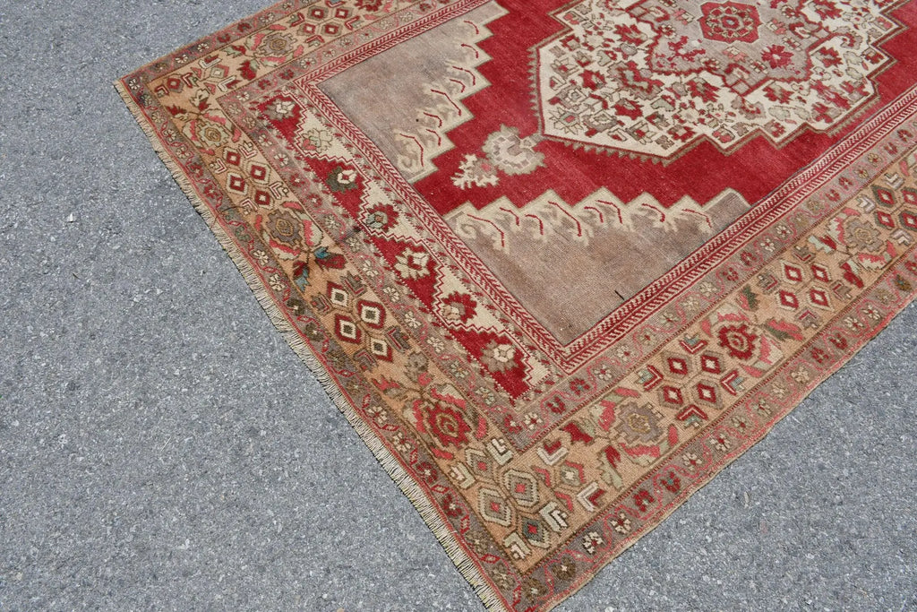XL Vintage Turkish Accent Area rug 5.2 x 9.1 ft