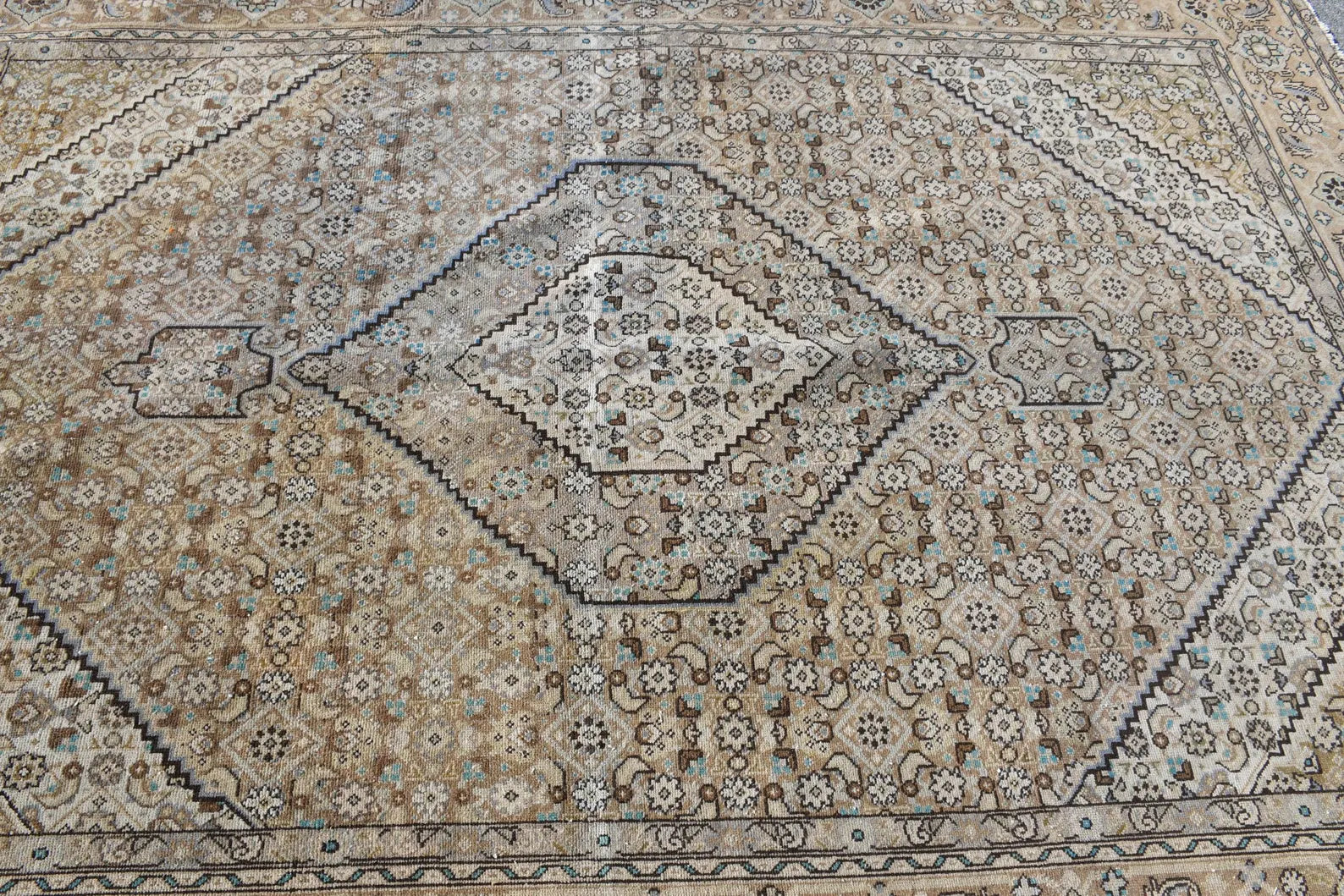 XL Vintage Turkish Accent Area Rug 6.5 x 9.3 ft