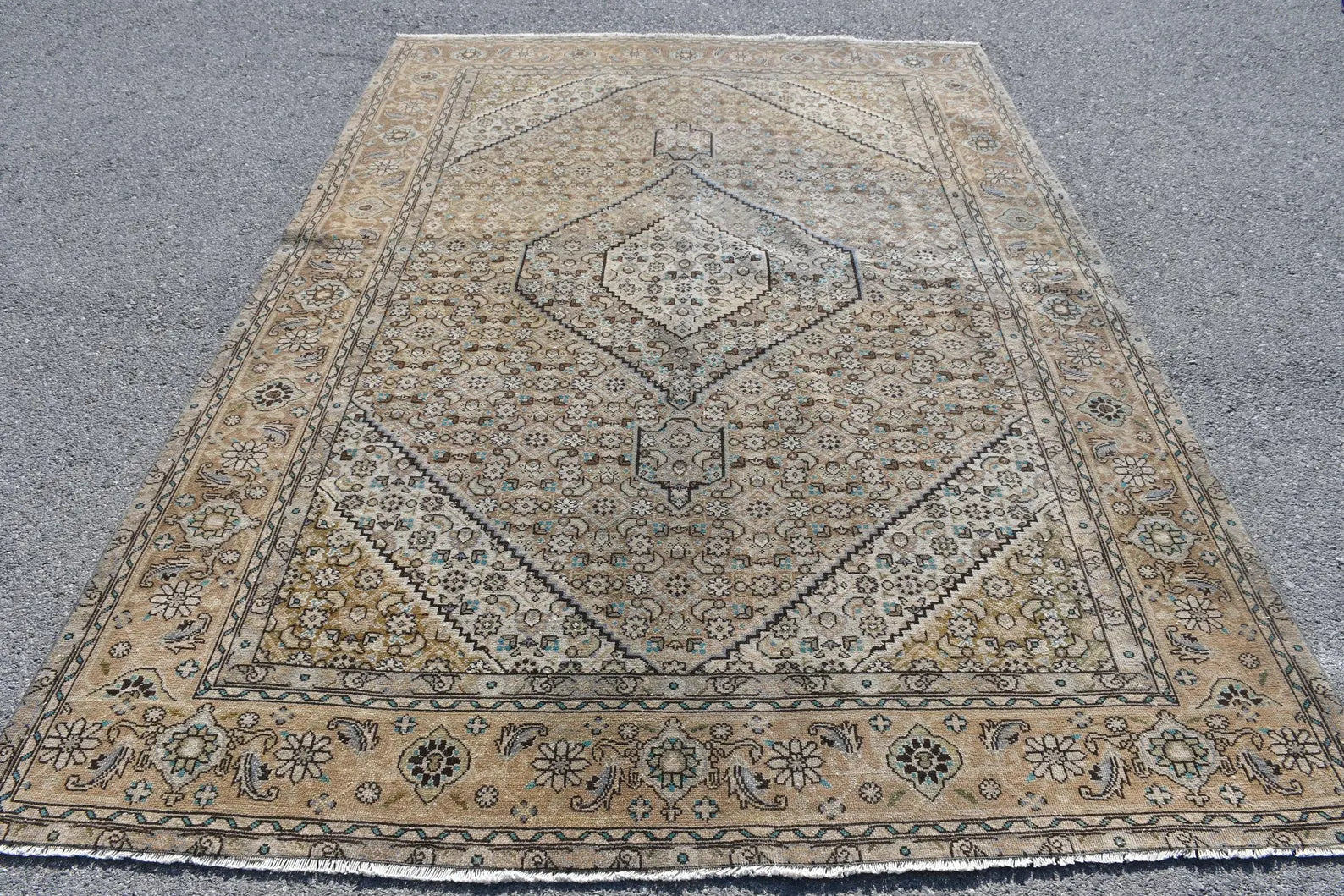 XL Vintage Turkish Accent Area Rug 6.5 x 9.3 ft