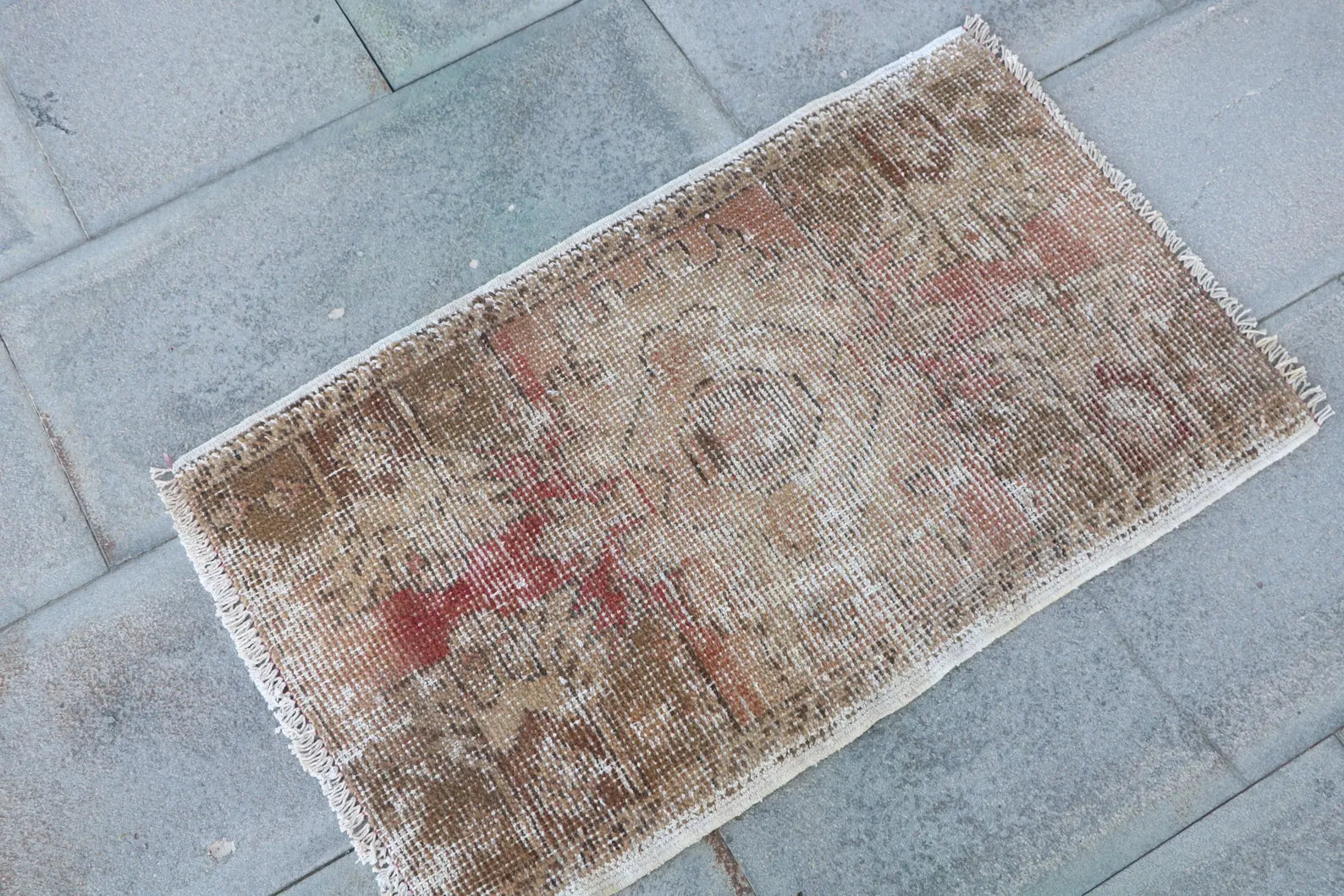 Vintage Turkish Mini Rug 1.6 x 2.7 ft