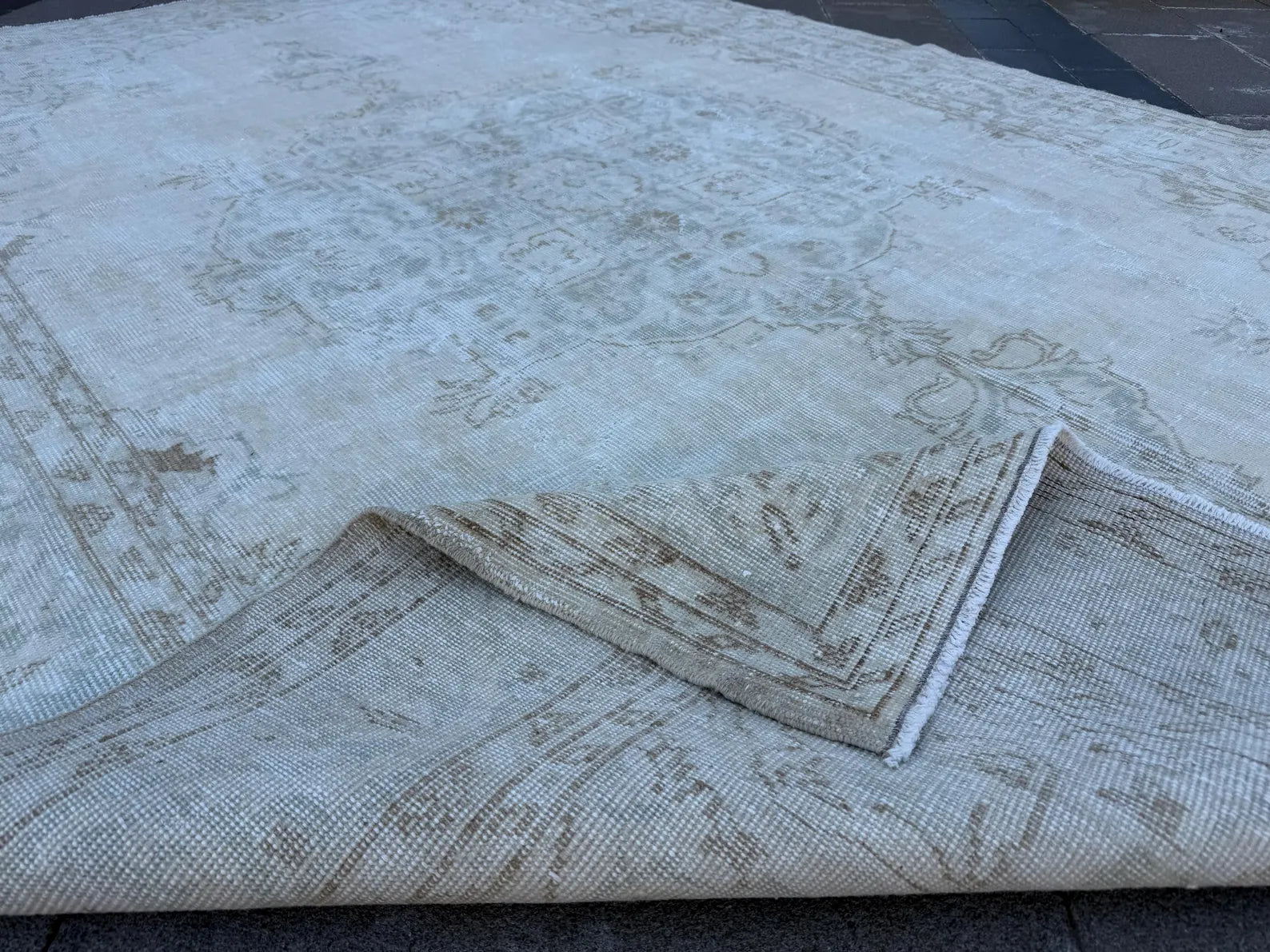 XL Vintage Turkish Accent Area rug 7.2 x 10.8 ft