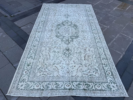 XL Vintage Turkish Accent Area Rug 5.2 x 9.3 ft