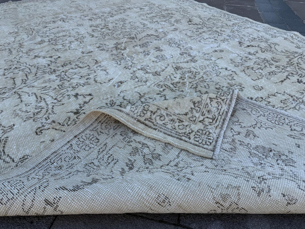 XL Vintage Turkish Accent Area Rug 6.5 x 10 ft