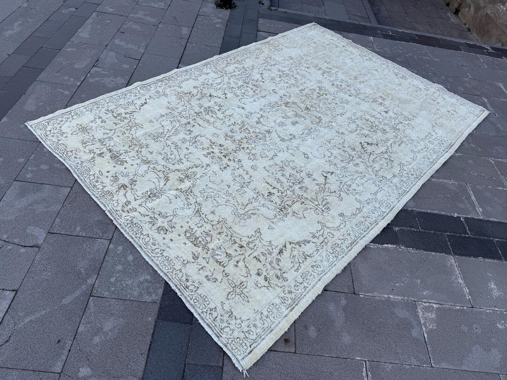 XL Vintage Turkish Accent Area Rug 6.5 x 10 ft