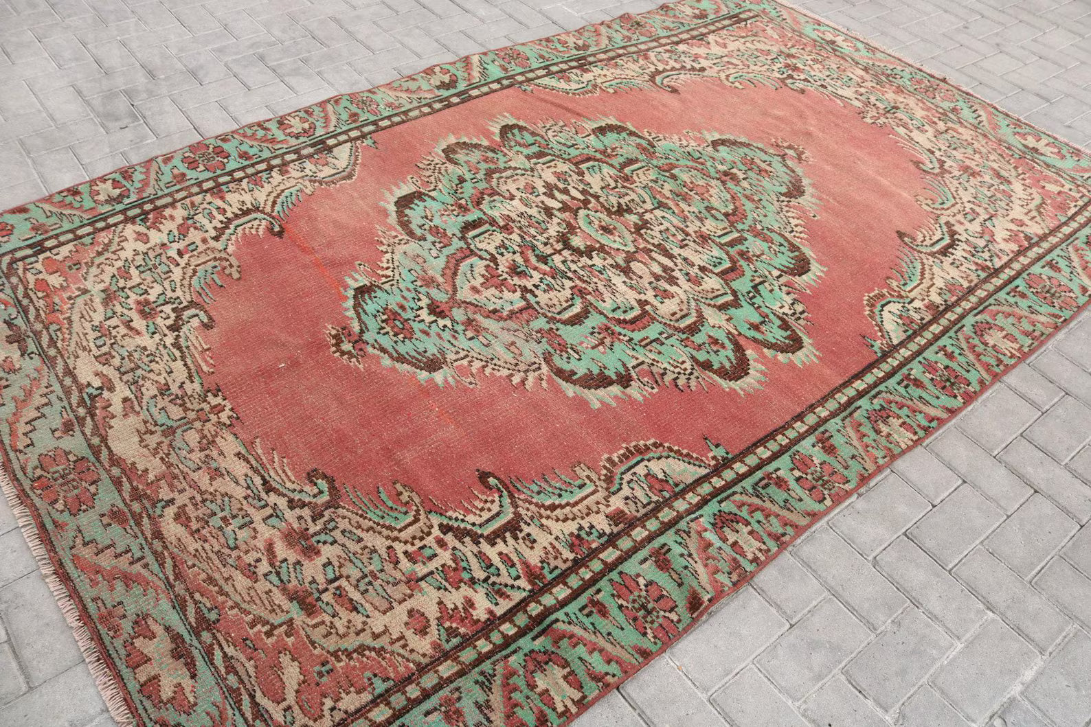 Vintage Turkish Accent Area rug 5.6 x 9.1 ft