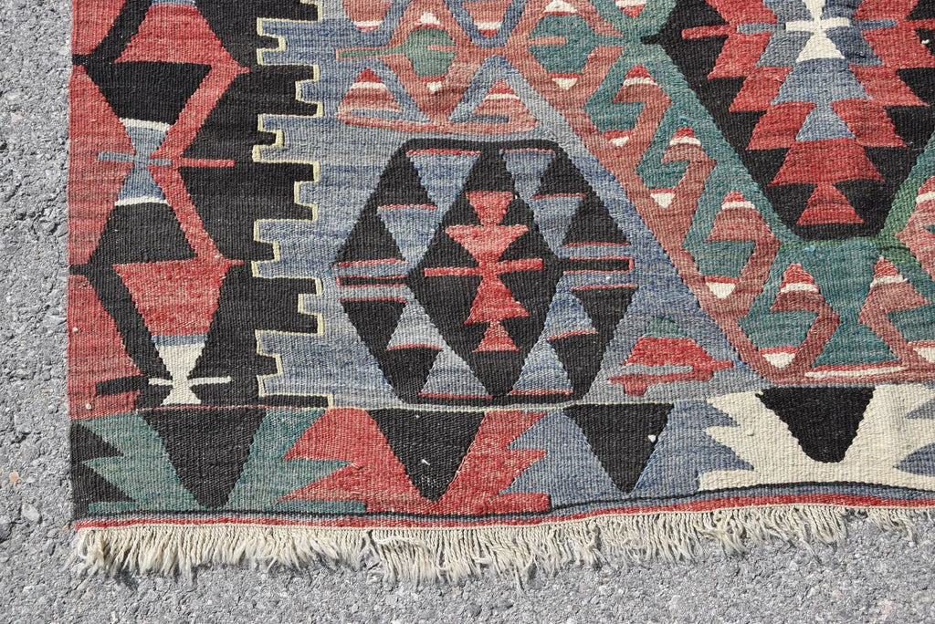 Vintage Turkish Accent Area rug 4.8 x 10 ft