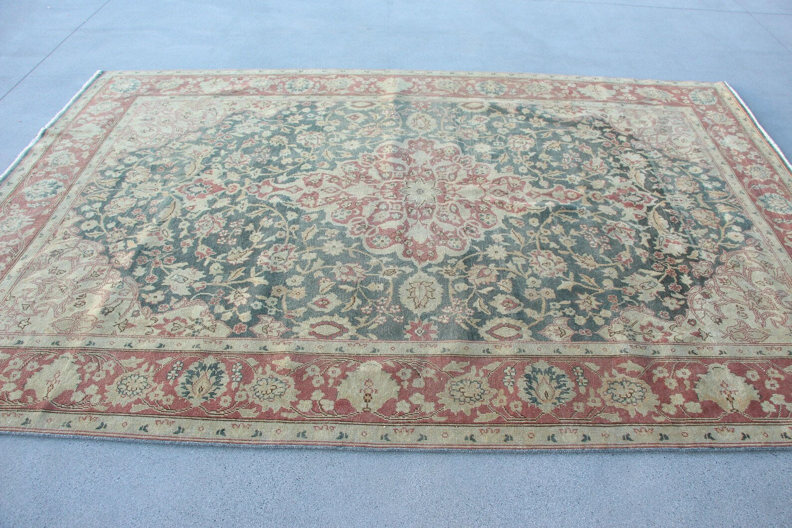 XL Vintage Turkish Accent Area rug 6.5 x 9.7 ft
