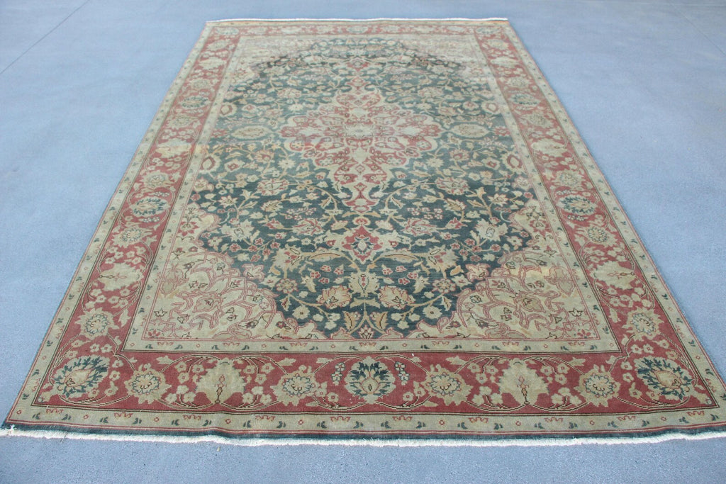XL Vintage Turkish Accent Area rug 6.5 x 9.7 ft