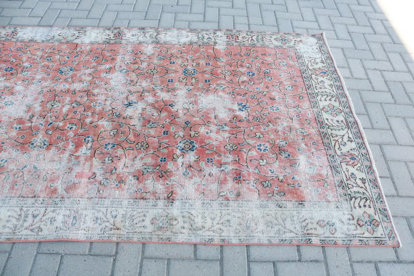 Vintage Turkish Accent Area rug 4.9 x 8.2 ft