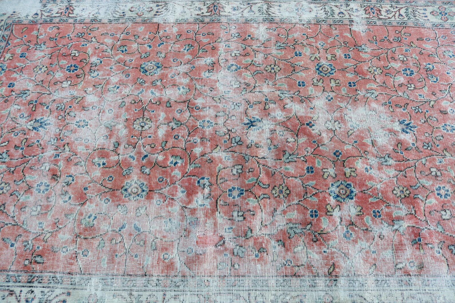 Vintage Turkish Accent Area rug 4.9 x 8.2 ft