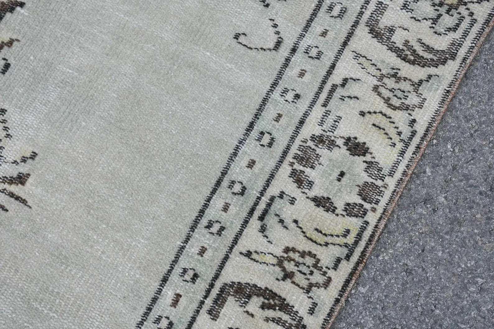 Vintage Turkish accent area rug 5.5 x 9.5 ft