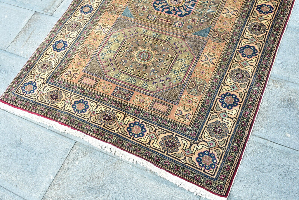 Vintage Turkish Accent Area rug 3.8 x 5.7 ft
