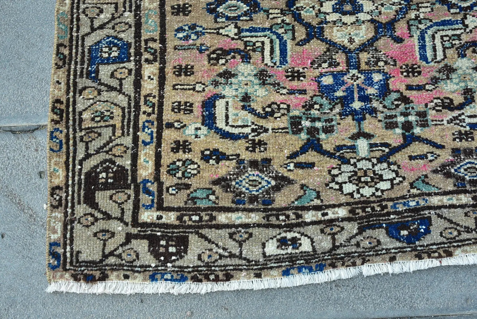 Vintage Persian Accent Area Rug 3.1 x 6.1 ft