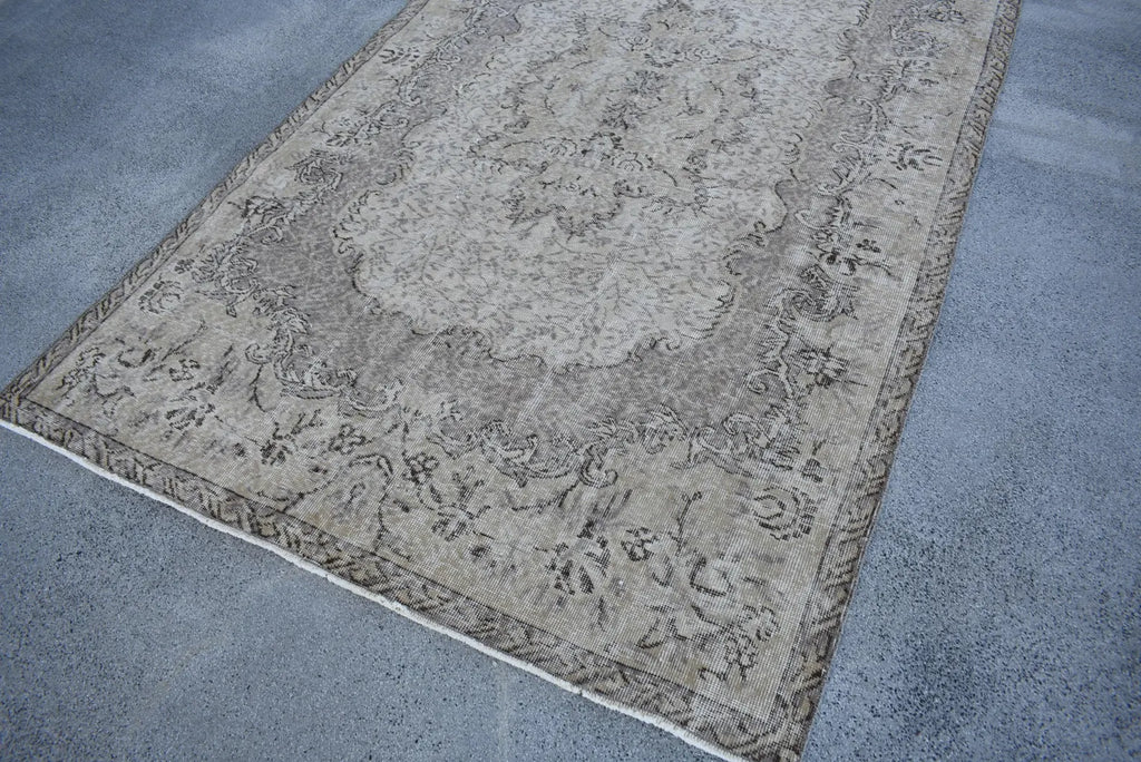XL Vintage Turkish Accent Area Rug 5.1 x 8.5 ft