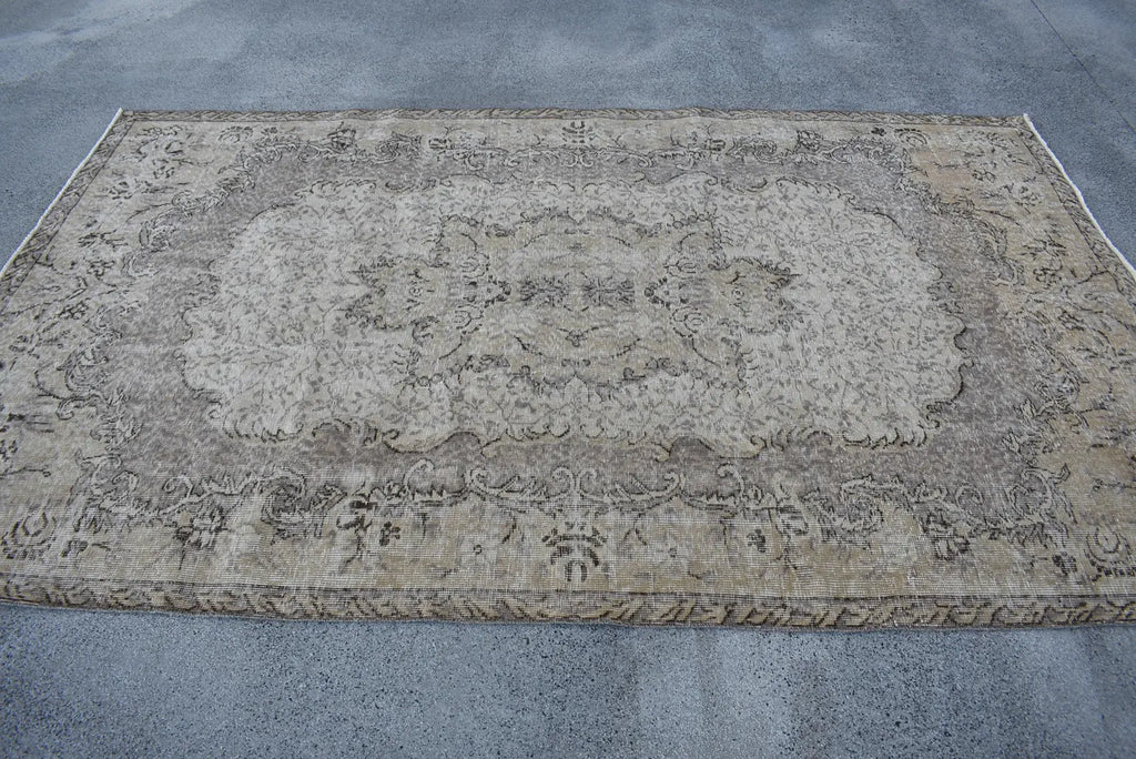 XL Vintage Turkish Accent Area Rug 5.1 x 8.5 ft