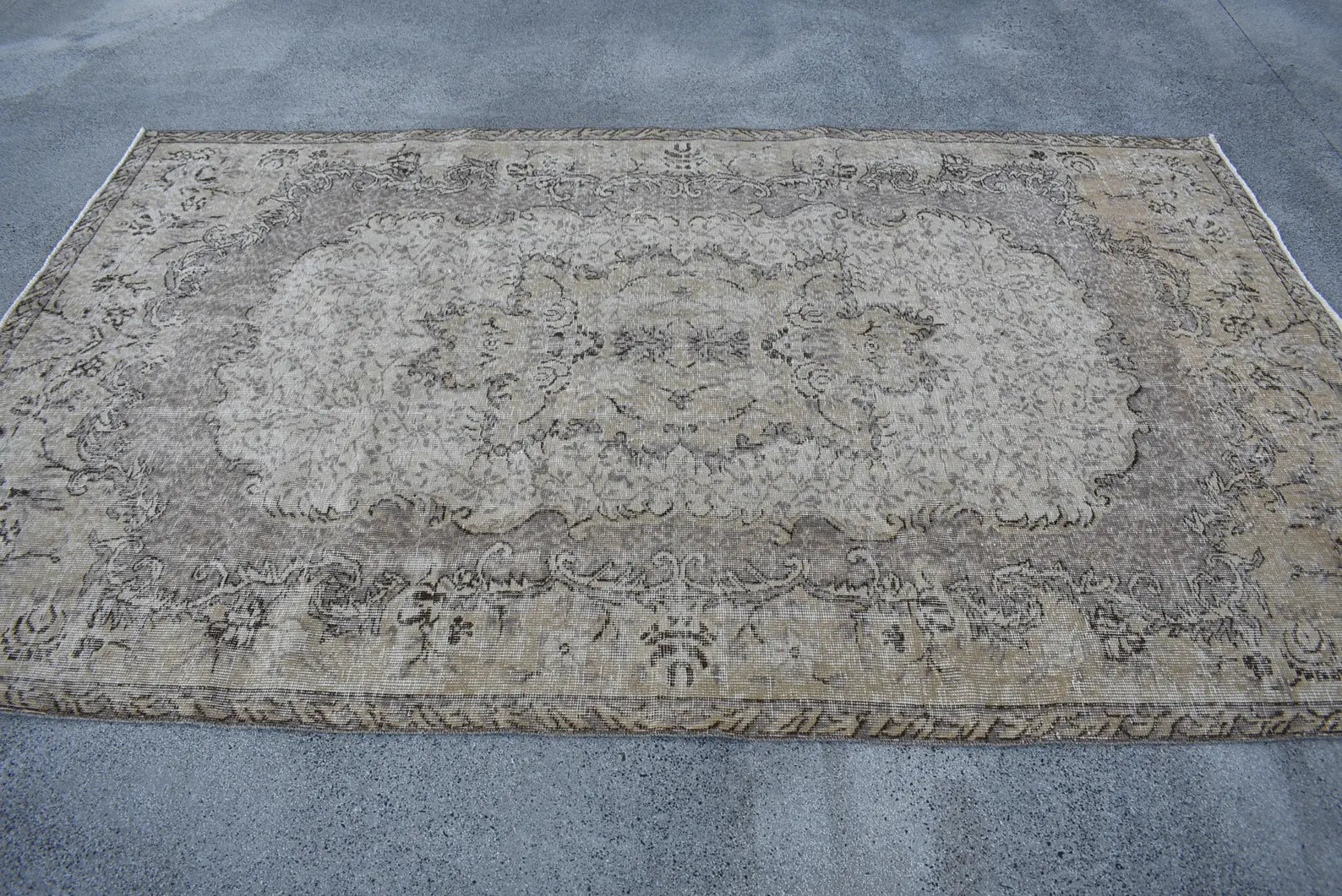 XL Vintage Turkish Accent Area Rug 5.1 x 8.5 ft