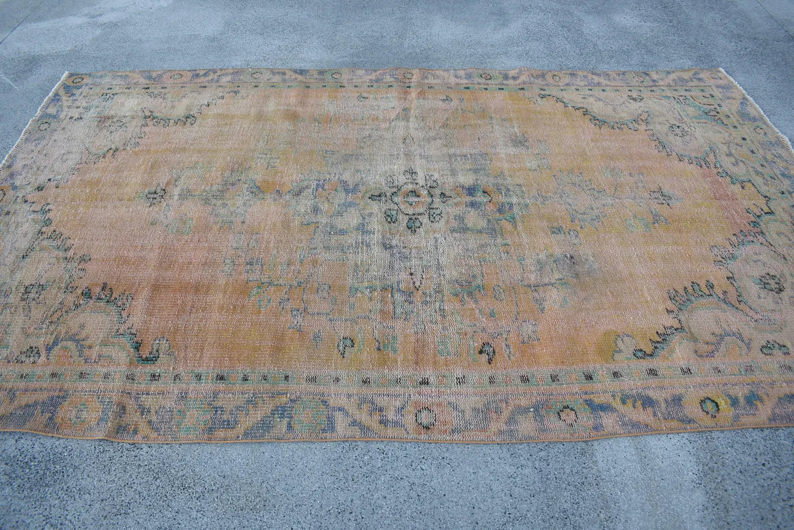 XL Vintage Turkish Accent Area Rug 5.3 x 9.1 ft