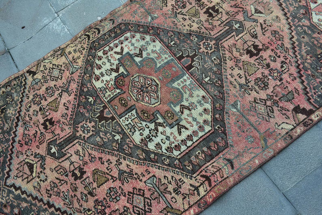 Vintage Persian Accent Area Rug 3.3 x 5.7 ft