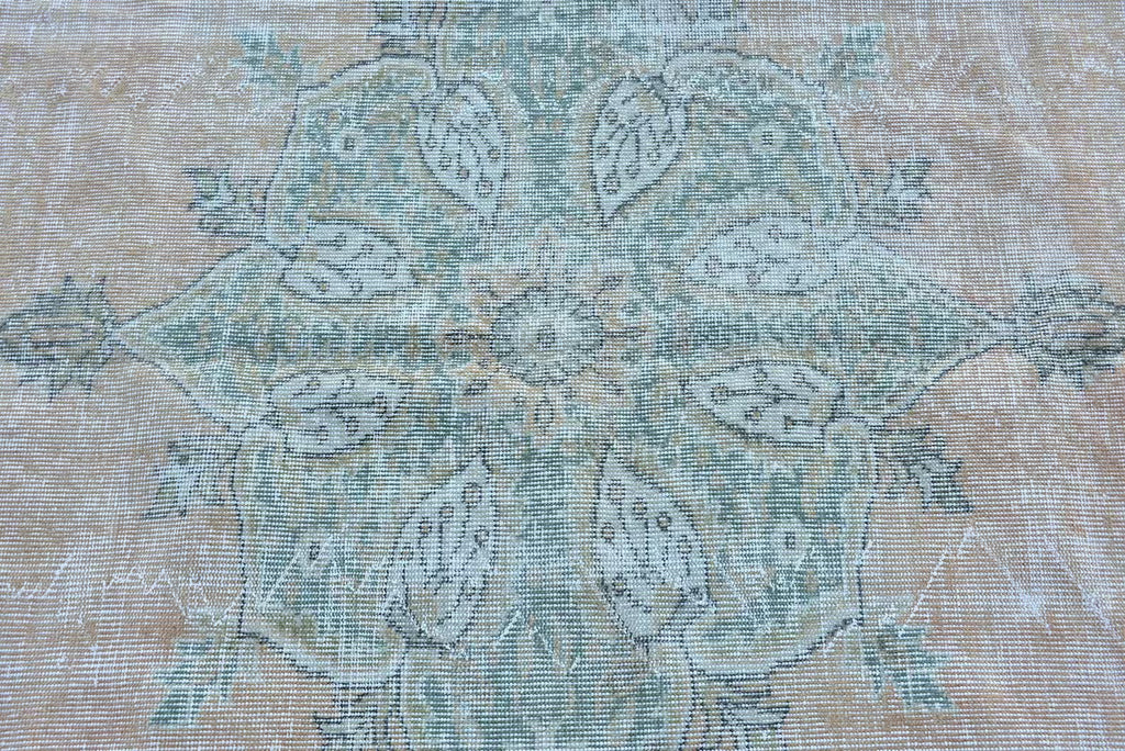 XL Vintage Turkish Accent Area Rug 5.7 x 8.9 ft