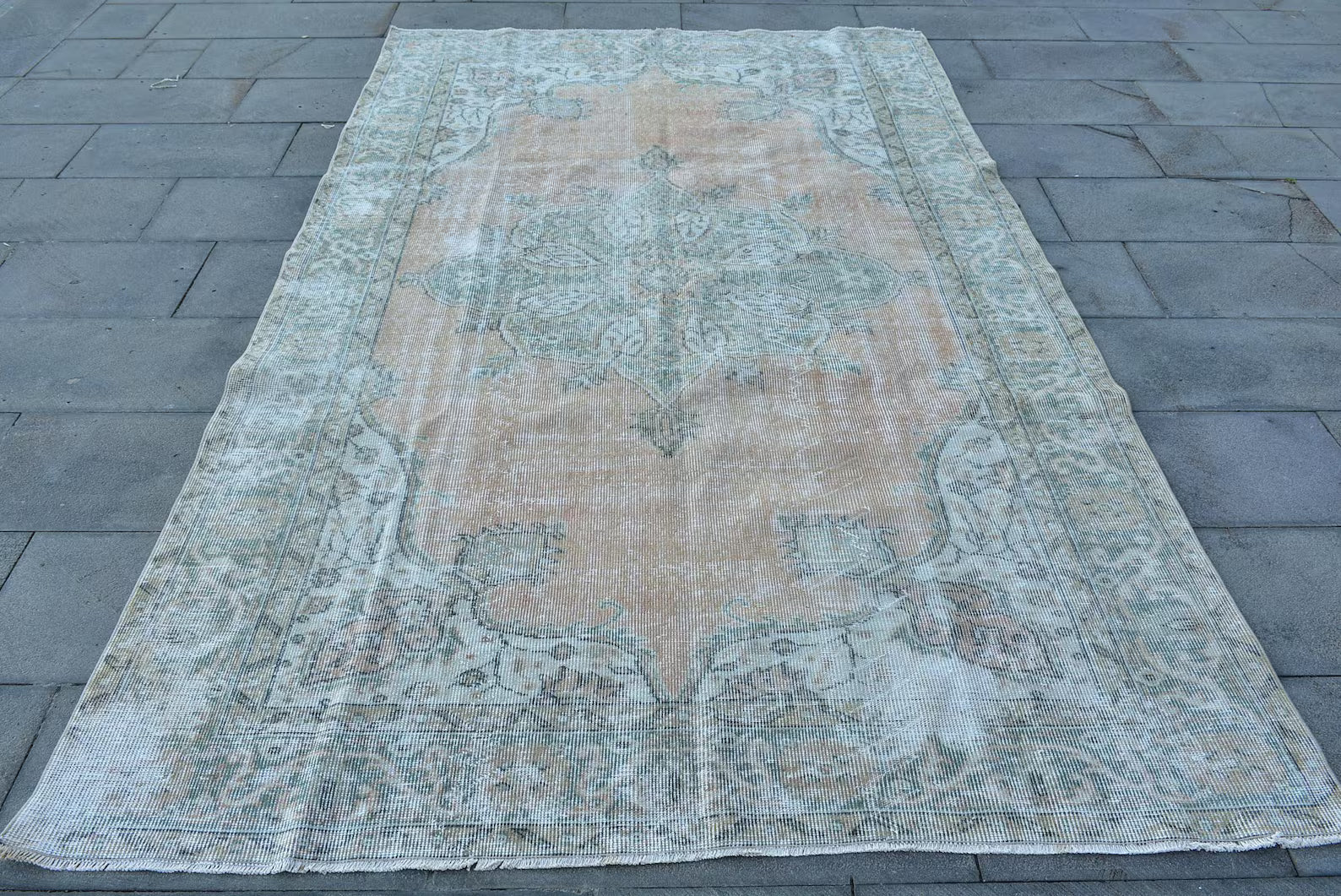 XL Vintage Turkish Accent Area Rug 5.7 x 8.9 ft