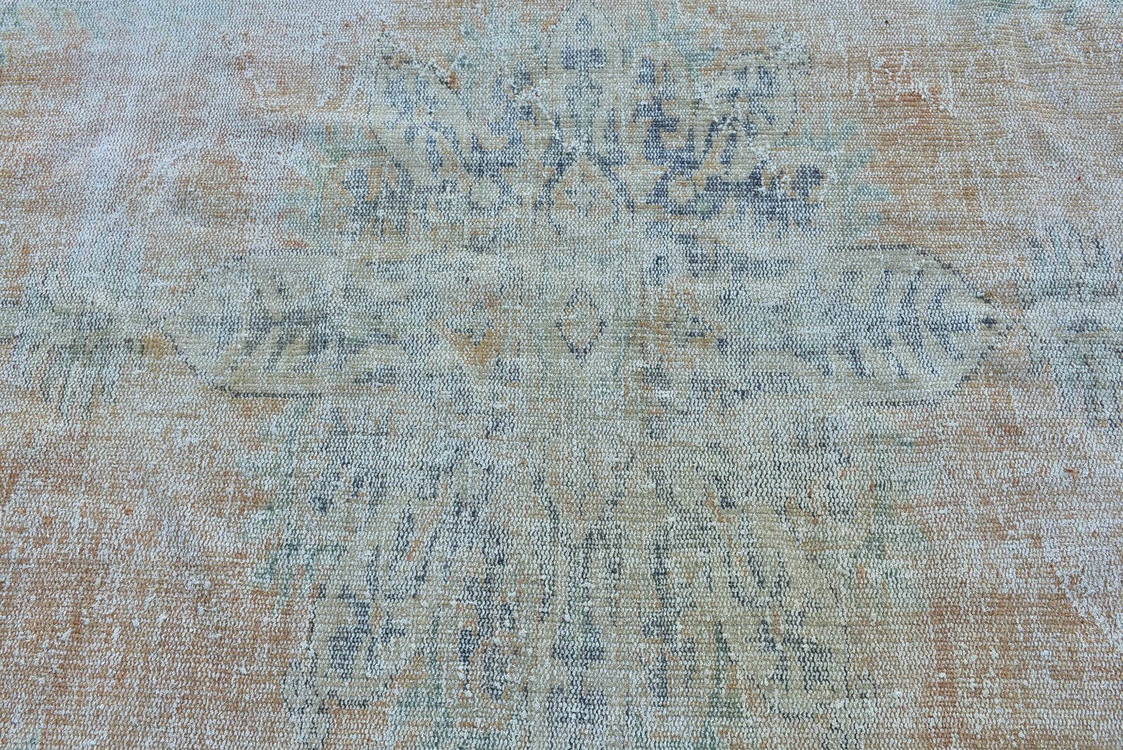 Vintage Turkish Accent Area rug 4.4 x 9.4 ft