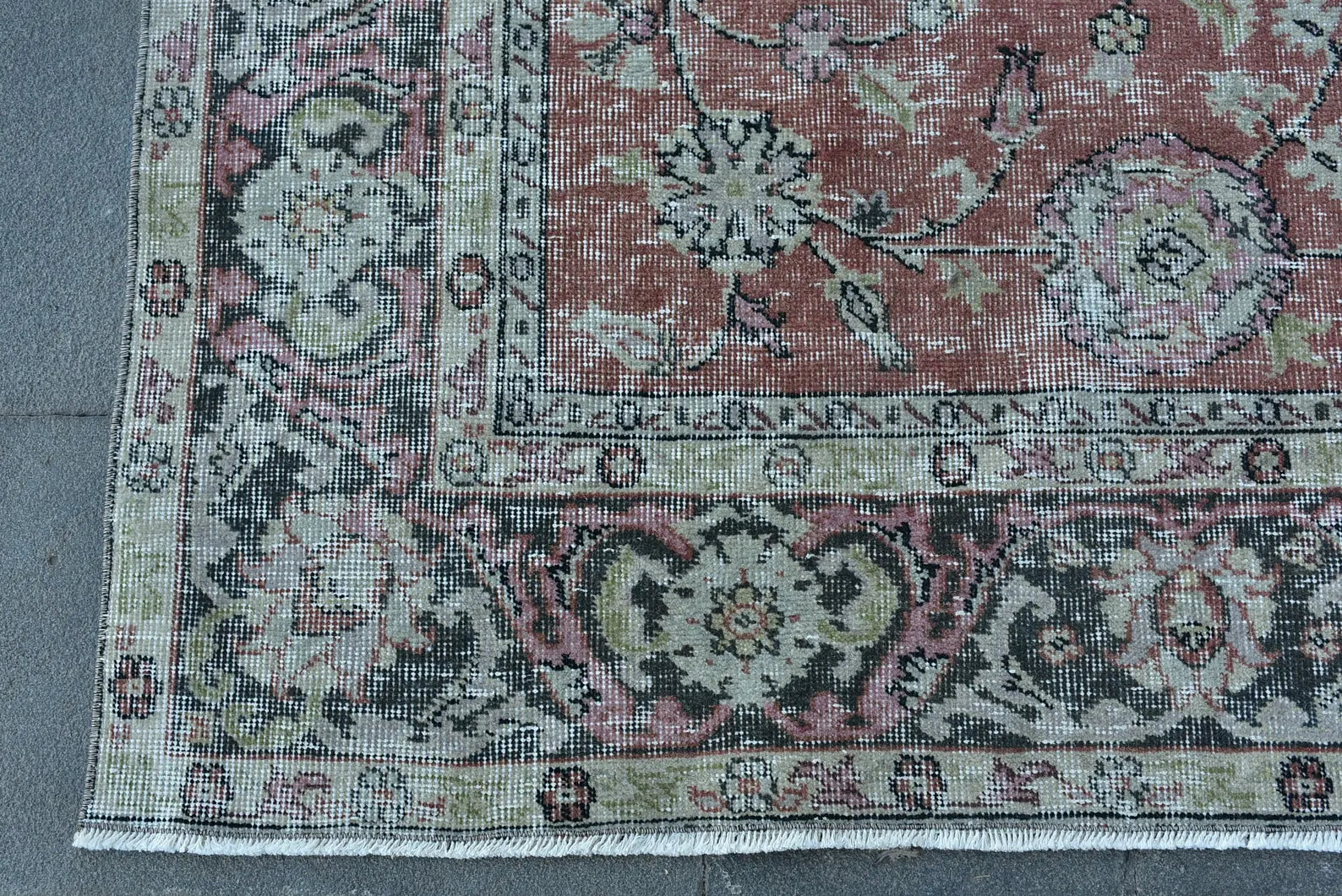 XL Vintage Turkish Accent Area Rug 6 x 9.4 ft