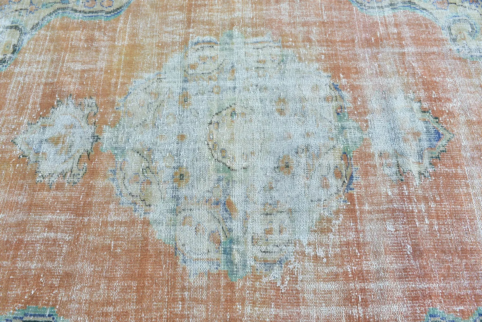 XL Vintage Turkish Accent Area Rug 5.7 x 9.3 ft