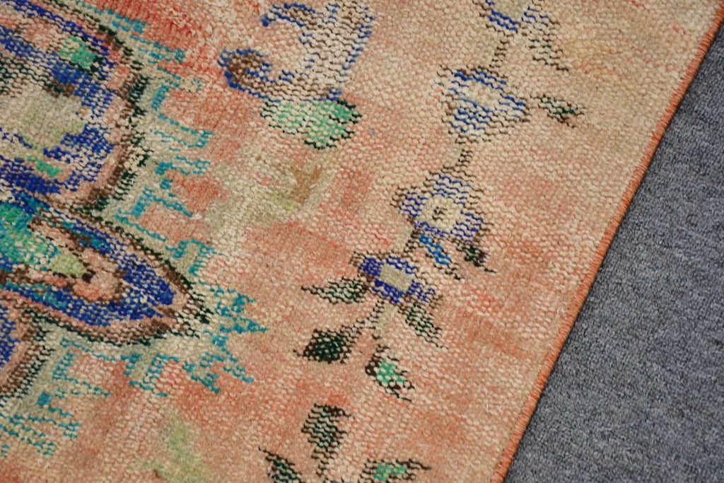 Vintage Turkish Accent Area rug 4.4 x 7.9 ft