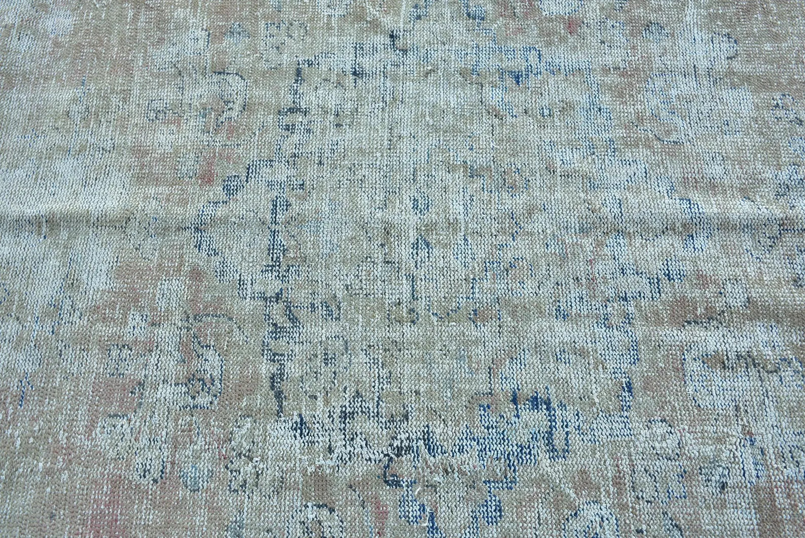 Vintage Turkish Accent Area rug 4.9 x 7.9 ft